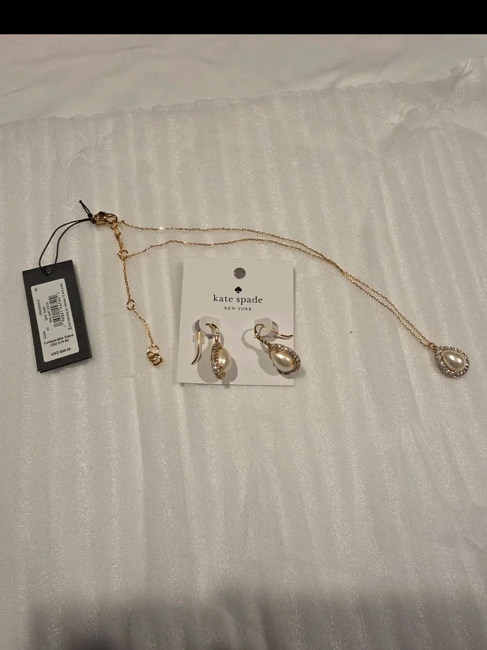 kate spade gold-tone teardrop pearl pendant necklace with matching earrings